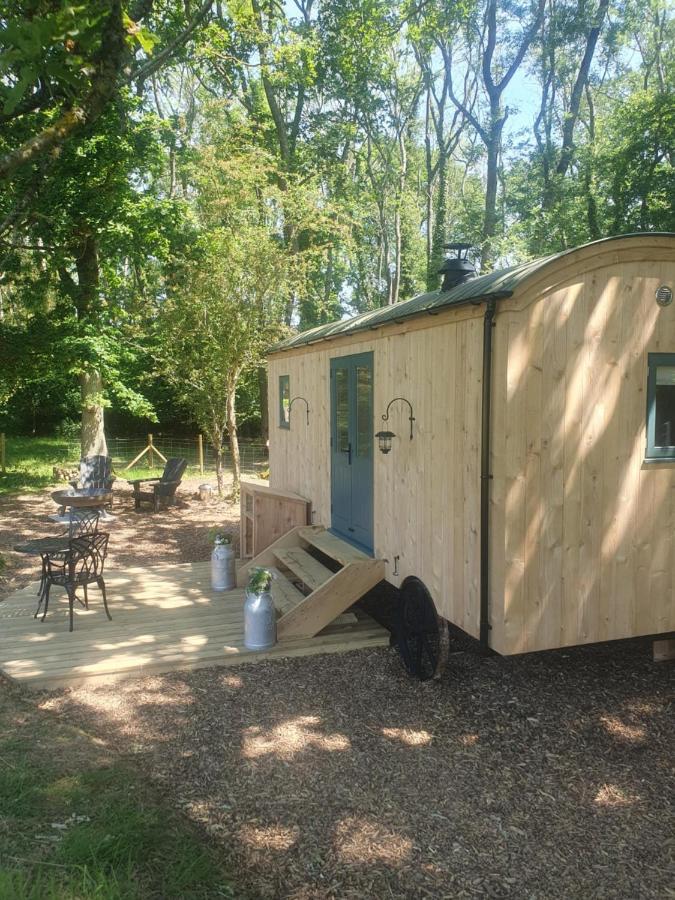 פטוורת' Coachroad Shepherds Huts מראה חיצוני תמונה